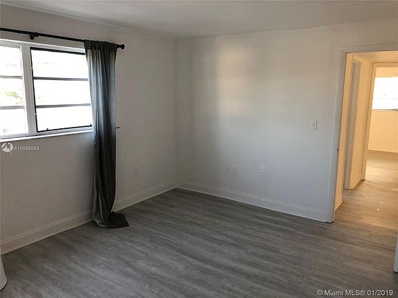 5th image of 1612 Jefferson Ave APT 402