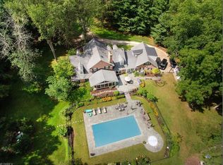 679 Chagrin River Rd, Gates Mills, OH 44040