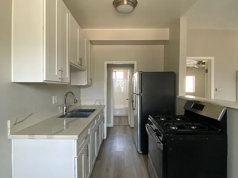 1242 Cedar Ave — Photo 6