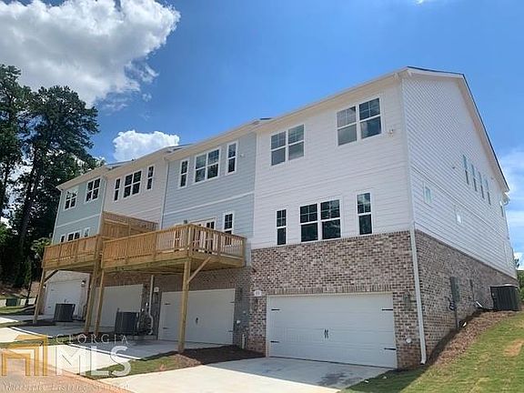 4th image of 1009 Shy Ln