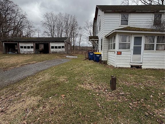 3rd image of 6932 Bush Rd