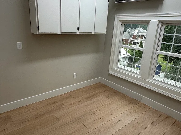 10 Dickinson Ave #3 — Photo 9