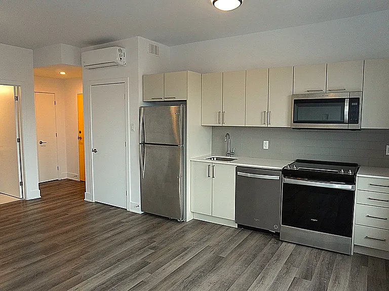 258 Carruthers Ave #11 — Photo 3