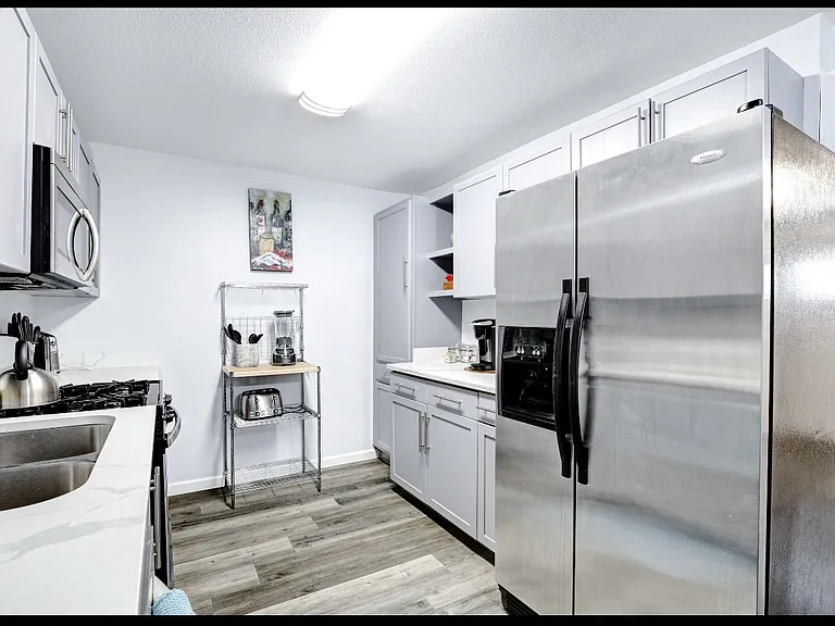 425 Parland Pl #423 — Photo 7