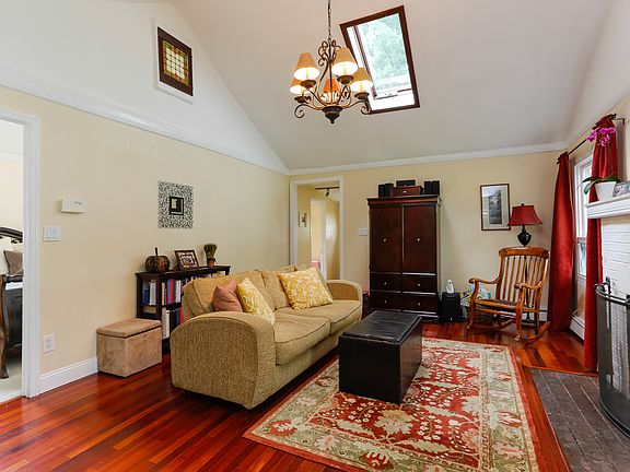 2nd image of 3254 Lexington Ave