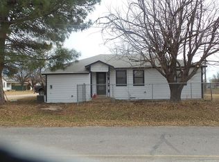 400 S Cryer St, Winters, TX 79567