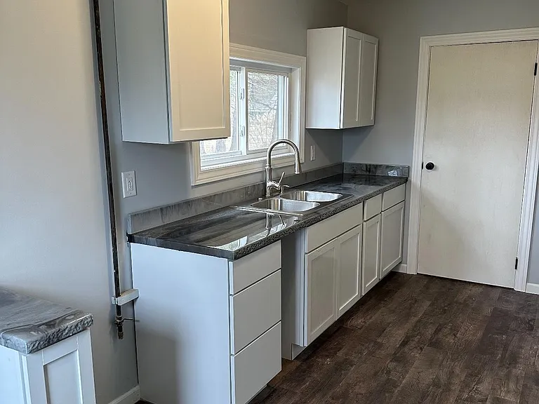 4050 Old King Rd #B — Photo 10