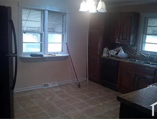 15631 S Park Ave — Photo 3