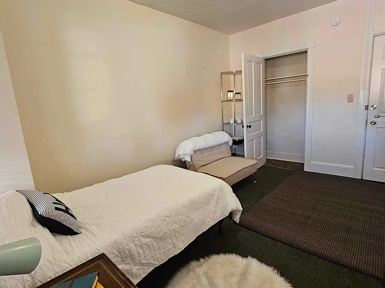 610 Grace St #11 — Photo 8