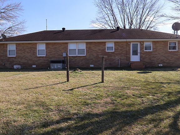 3rd image of 905 Mill Rd