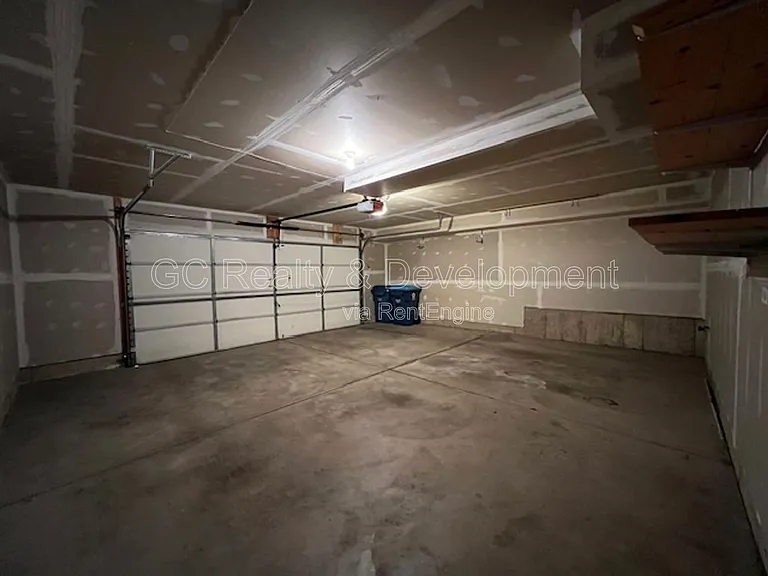 498 Grosvenor Ln — Photo 36