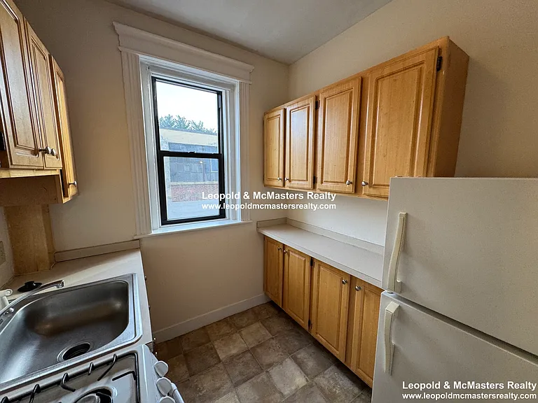 1124 Commonwealth Ave — Photo 39