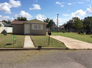 208 SE 6th St, Plainview, TX 79072