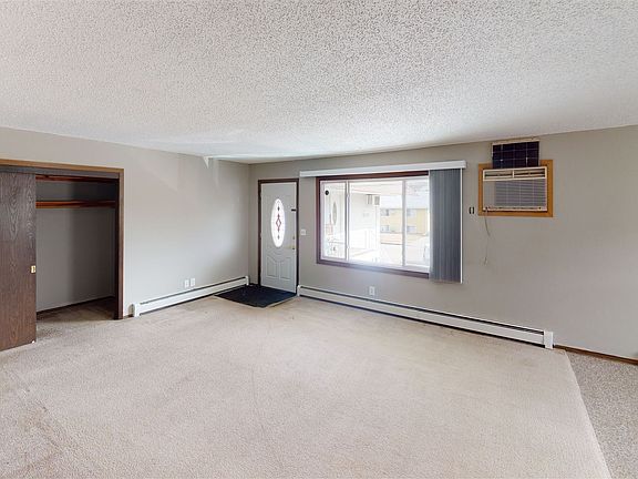 2420-N-8th-St-1-Unfurnished