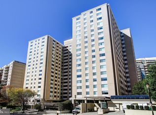 4601 N Park Ave APT 105, Chevy Chase, MD 20815
