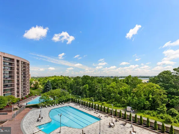 1805 Crystal Dr APT 710S, Arlington, VA 22202