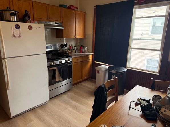8 Garrison Ave #3