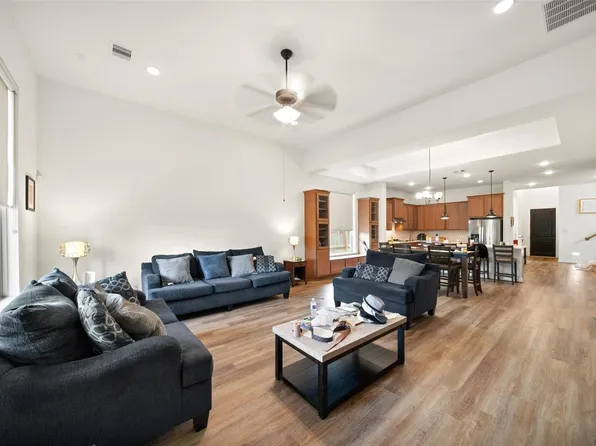 20802 Mirror Point Dr, Cypress, TX 77433
