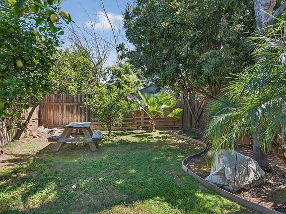 4th image of 1054 Fairview Rd