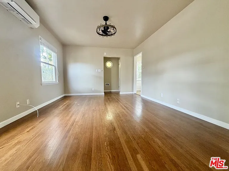 1504 Ocean Park Blvd — Photo 4