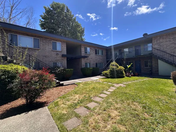 London Apartments, 3921 15th Ave S APT 3, Seattle, WA 98108