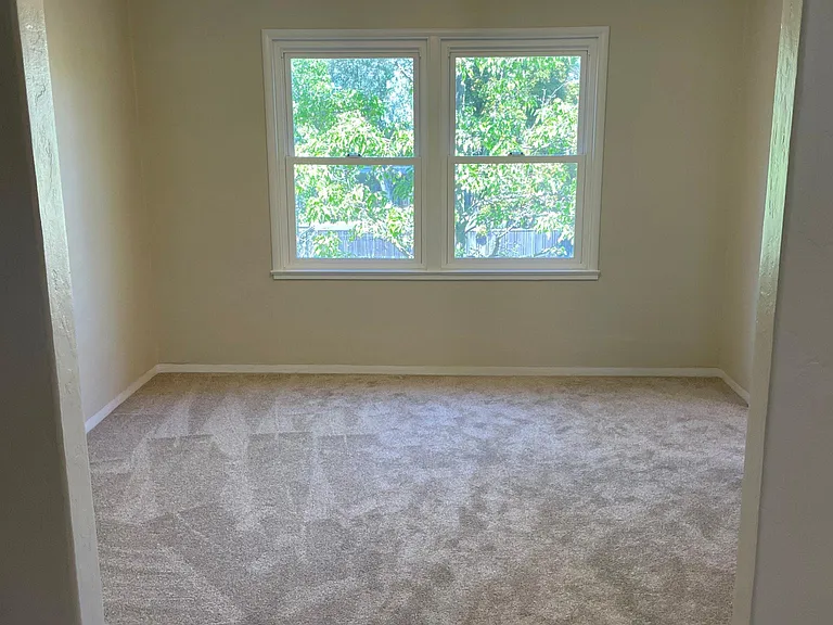 211 E Santa Inez Ave #6 — Photo 9