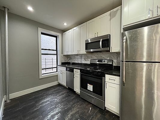 4th image of 209 Wadsworth Ave #56