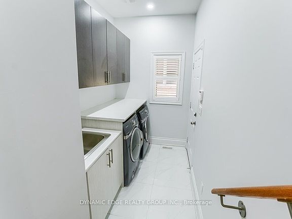 3rd image of 98 Speedwell St