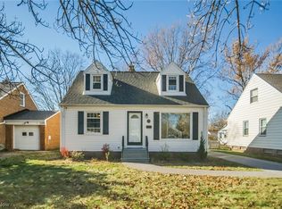 1668 Winchester Rd, Lyndhurst, OH 44124