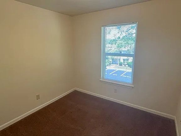 4th image of 241 Pheasant Run Dr