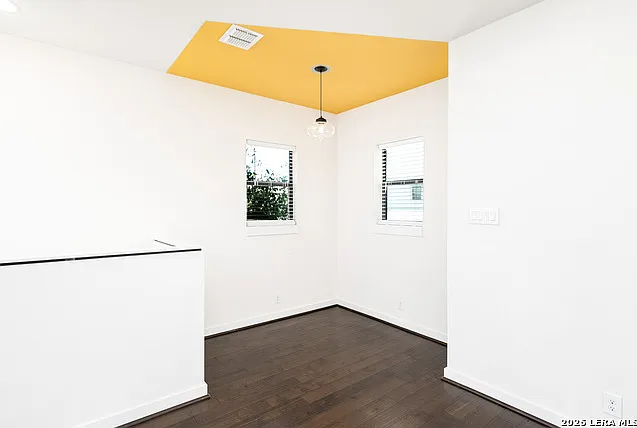 1150 N Olive St — Photo 20