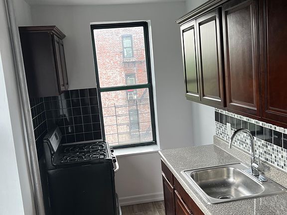 5th image of 1801 Marmion Ave
