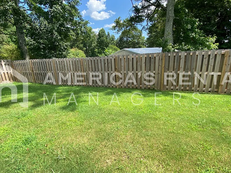 220 Pine Ridge Dr — Photo 26