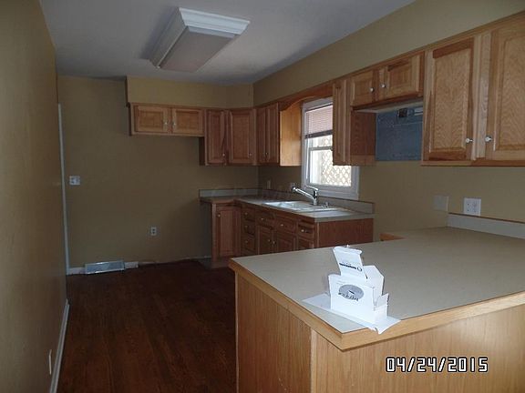 4th image of 152 Lincoln Dr NE