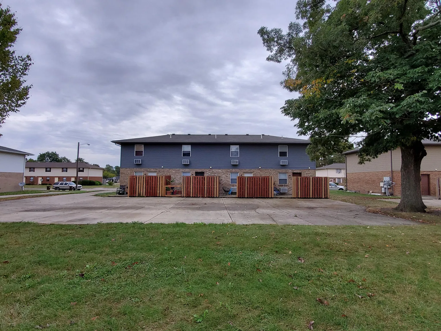 2 bed, 1.5 bath, 900 sqft, $950 — Photo 2