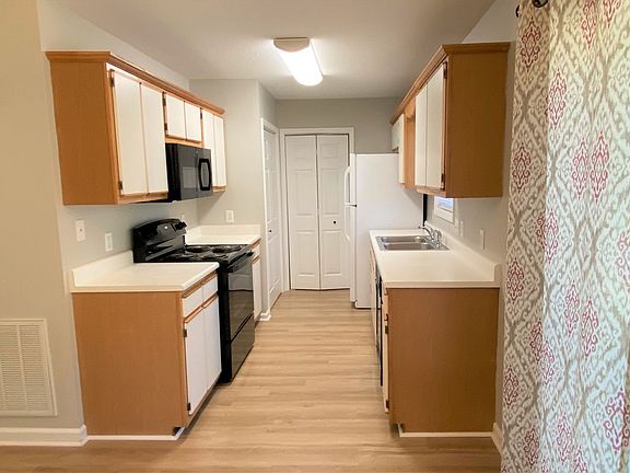 3rd image of 105 Terrywood Ct