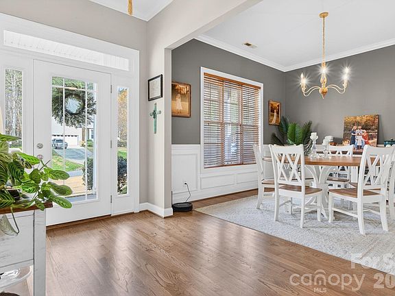 3rd image of 6444 Winding Creek Ln