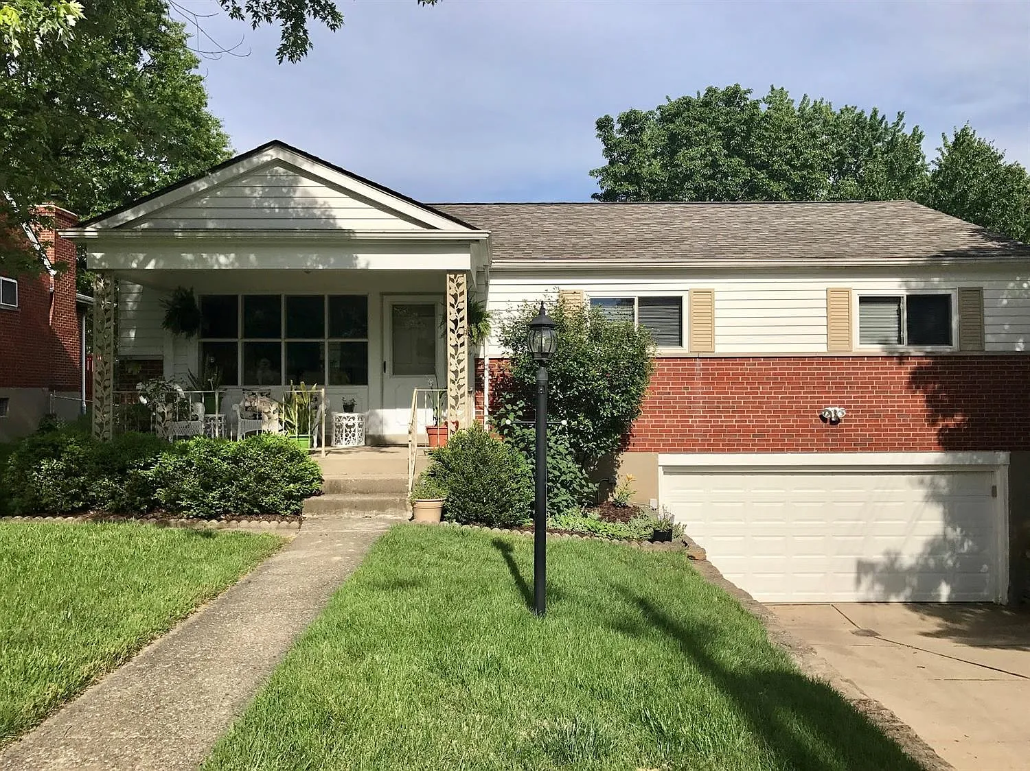 3334 Glenmont Ln photo 1