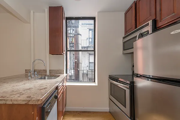 Rented by AZ REALTY NYC LLC | media 10