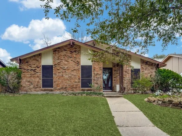 2818 Ashglen Dr, Garland, TX 75043