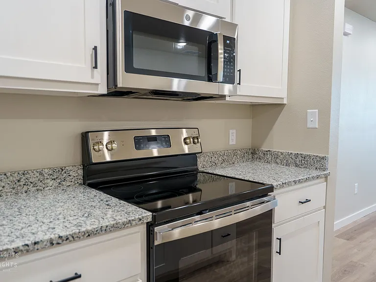 6120 Princess Ln — Photo 4