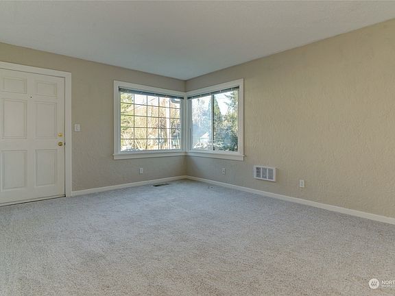 4th image of 1219 18th Avenue SE
