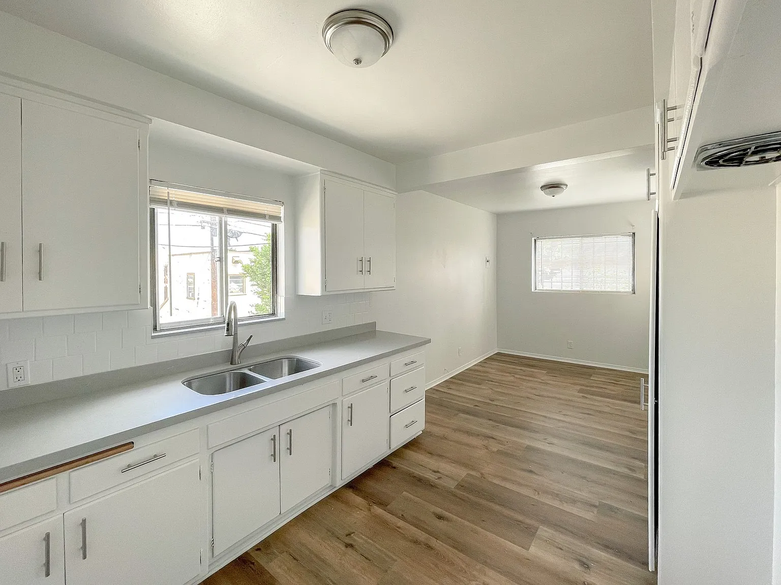 1069 Browning Blvd — Photo 3