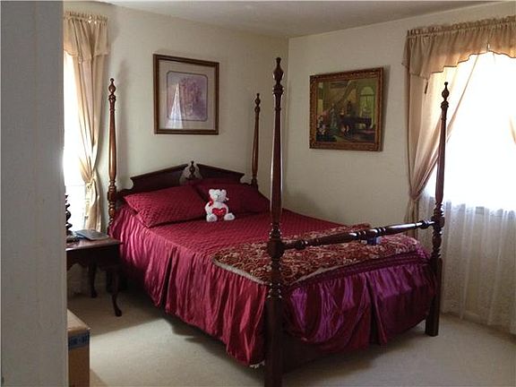 3rd image of 12 Gino Dr