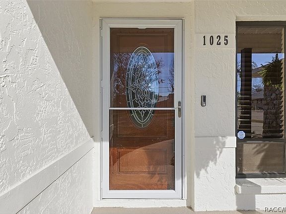 5th image of 1025 SE 5th Ave