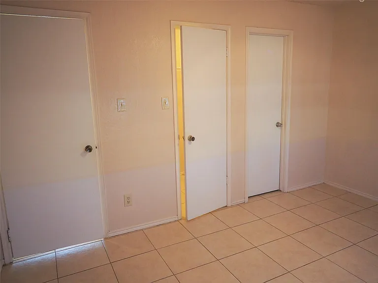 1403 Hermitage Dr — Photo 11