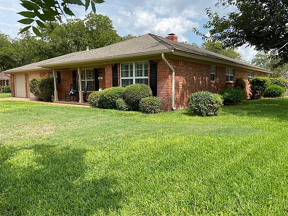 2nd image of 2249 Woodridge Dr