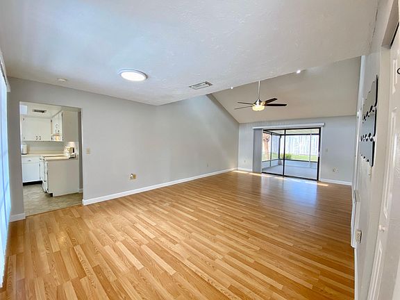 3rd image of 4136 Lancaster Dr