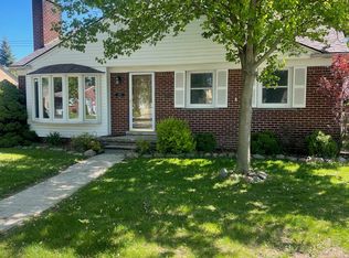 8953 Park Ave, Allen Park, MI 48101