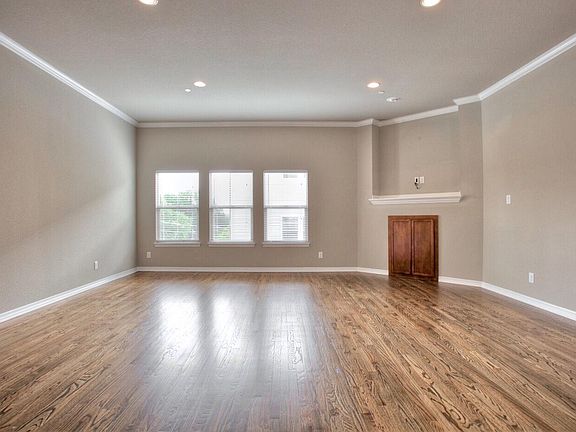 5th image of 2816 Lubbock Ave APT 118